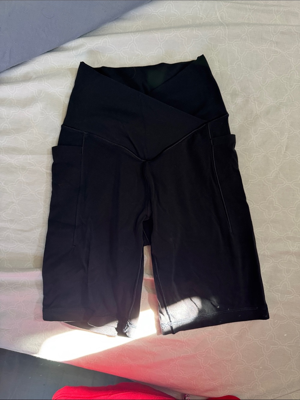Aerie Black Women's High-Waist Criss Cross Active Bike Shorts with Side Pockets